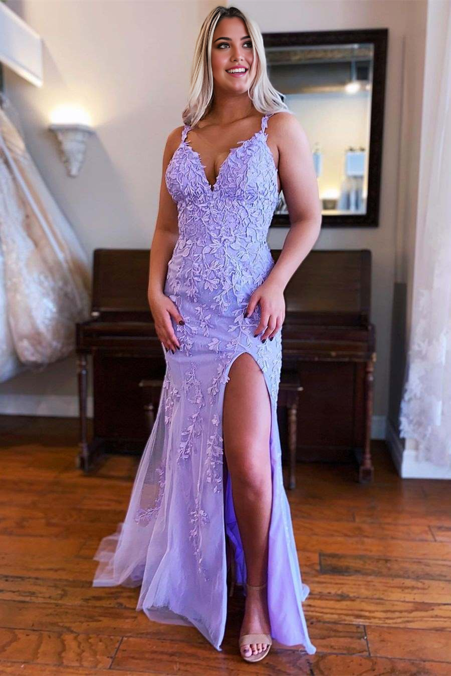 Mermaid V Neck Lavender Lace Prom Dresses Evening Dresses with Appliques