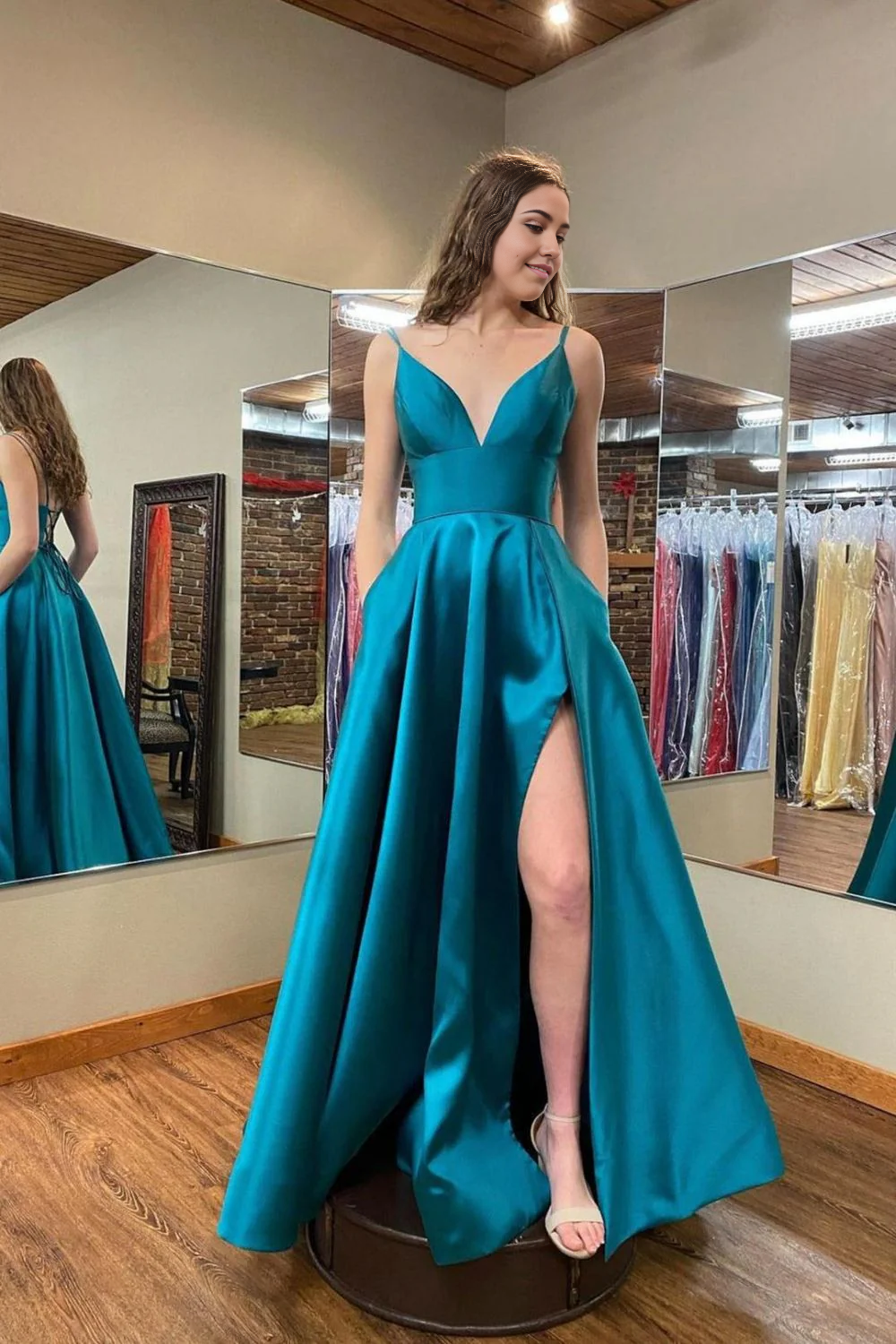 A Line V Neck Green Long evening gowns Prom Dress with Slit