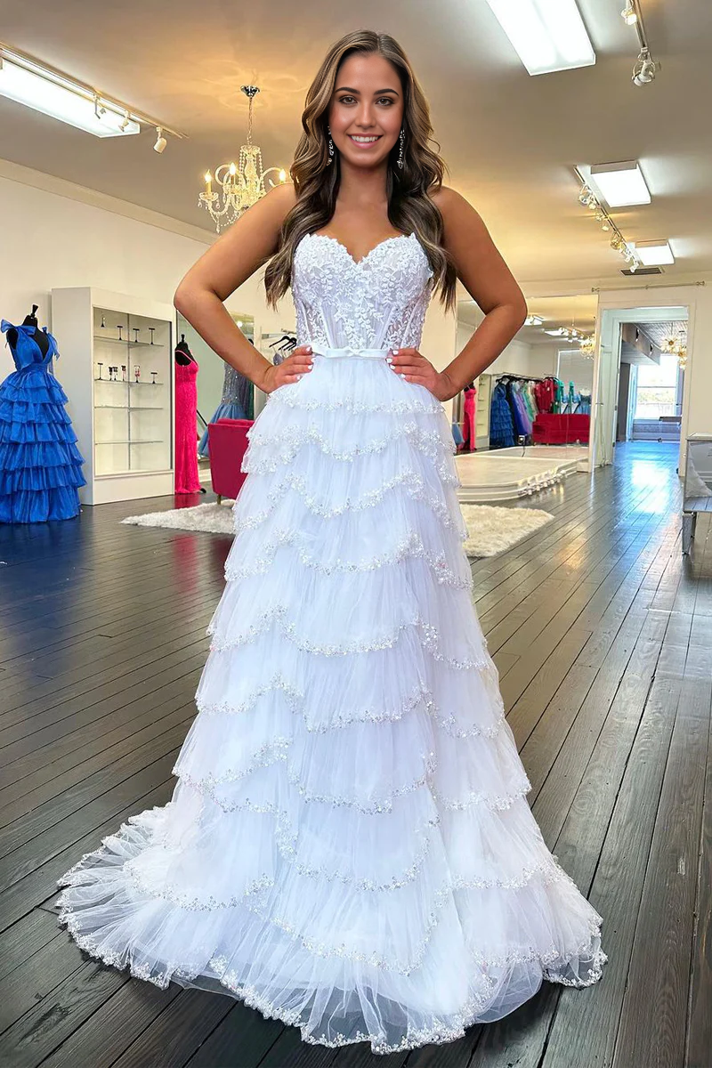 A Line Sweetheart Charming White Tulle Long Prom Dresses with Beading