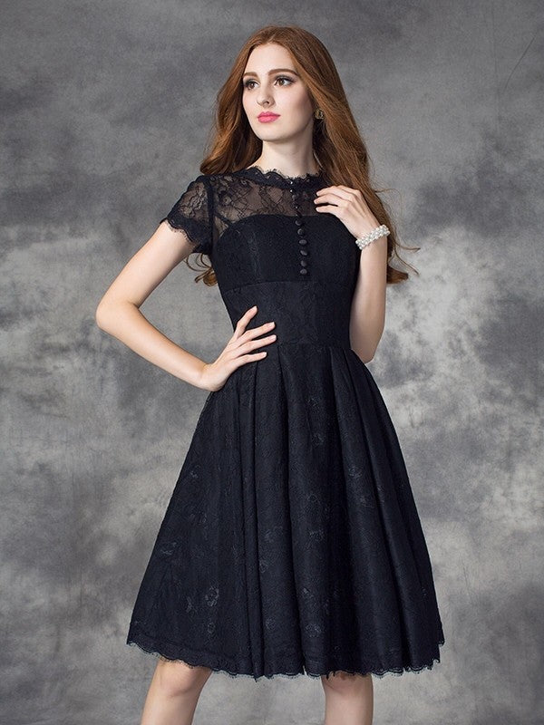 A-line/Princess Jewel Lace Short Sleeves Short Lace Dresses