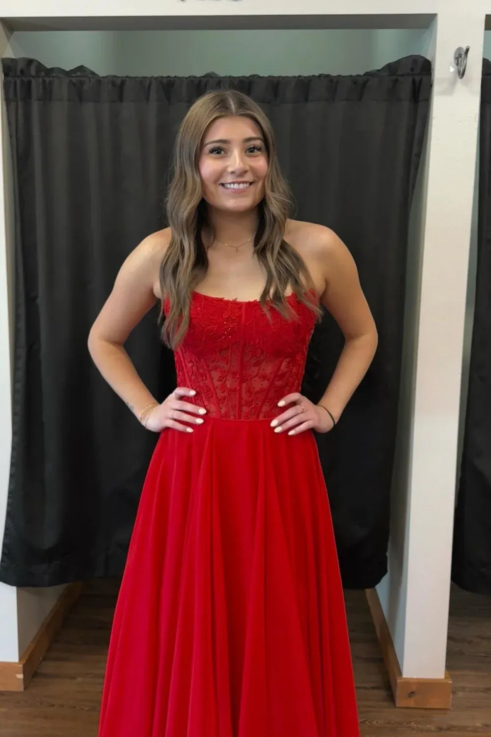 Alluring A-line Strapless Sleeveless Appliques Chiffon Floor-Length Prom Dress