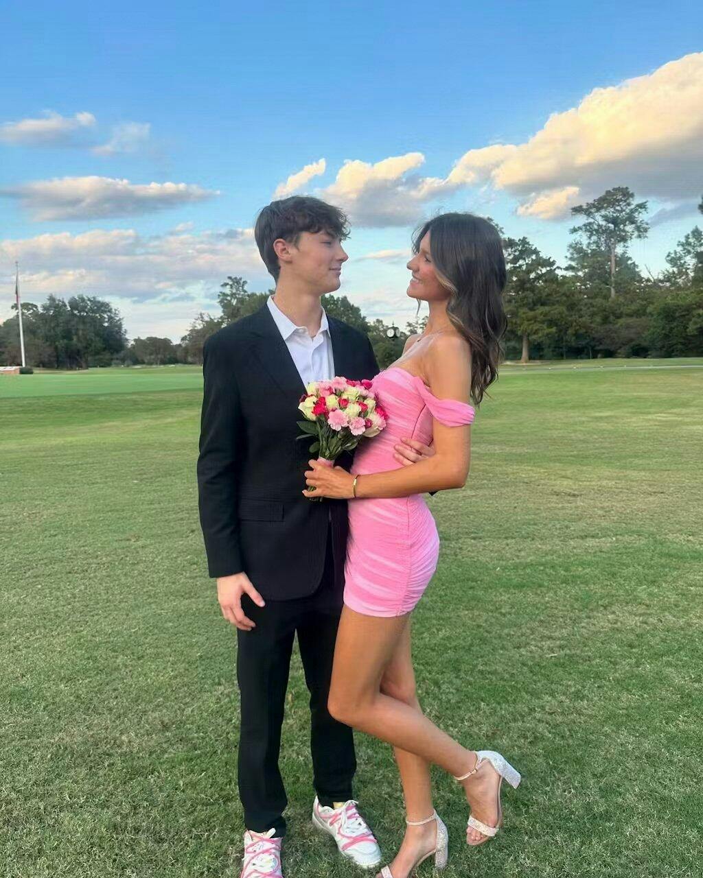 Artistic Sheath/Column Off The Shoulder Sleeveless Lace-Up Back Short-Mini Homecoming Dresses