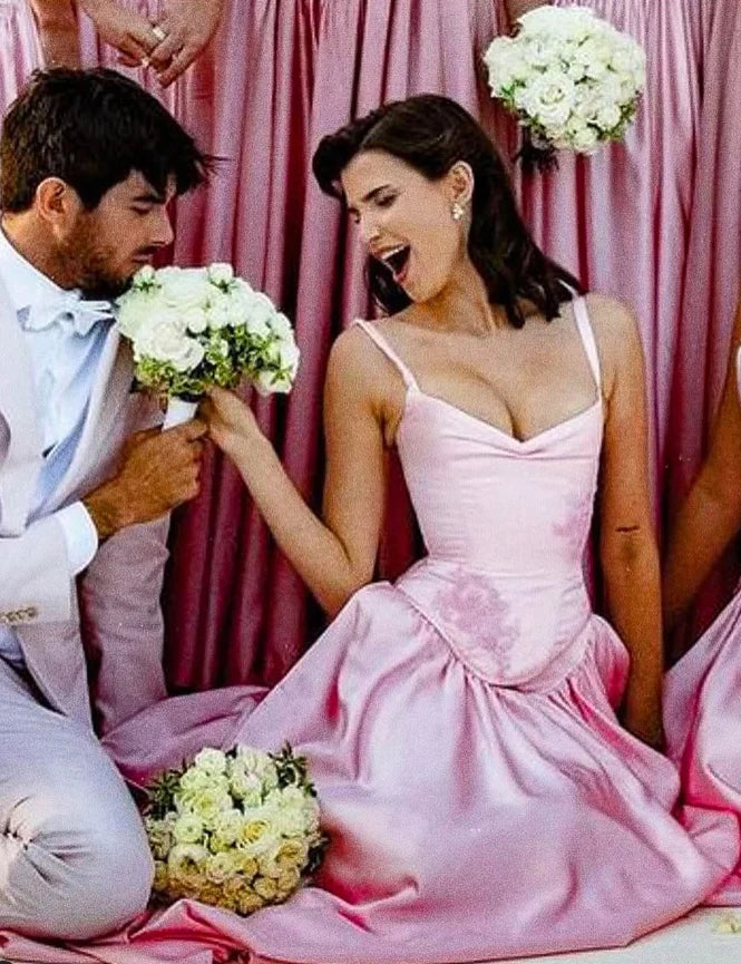 Charming A Line Spaghetti Straps Sleeveless Lace Up Floor-Length Prom Dresses