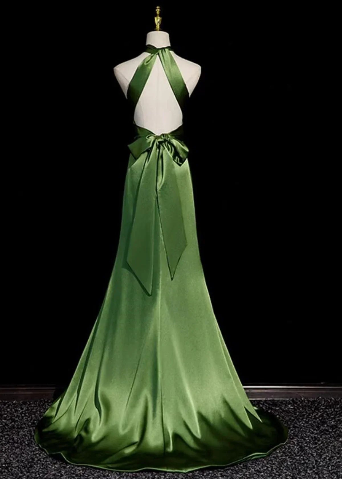 Chic Halter-Neck Sleeveless Ruched Olive Green Tulle Long Party Dresses