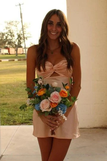 Chic Sheath/Column Strapless Sleeveless Backless Short-Mini Homecoming Dresses