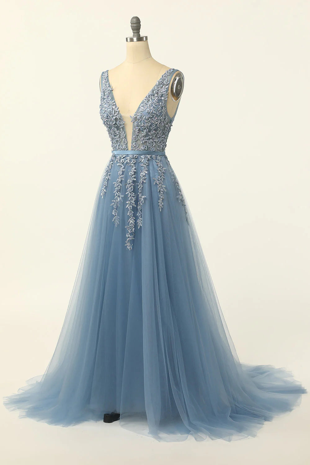 A-Line Tulle V-Back Appliques Beads Prom Dresses