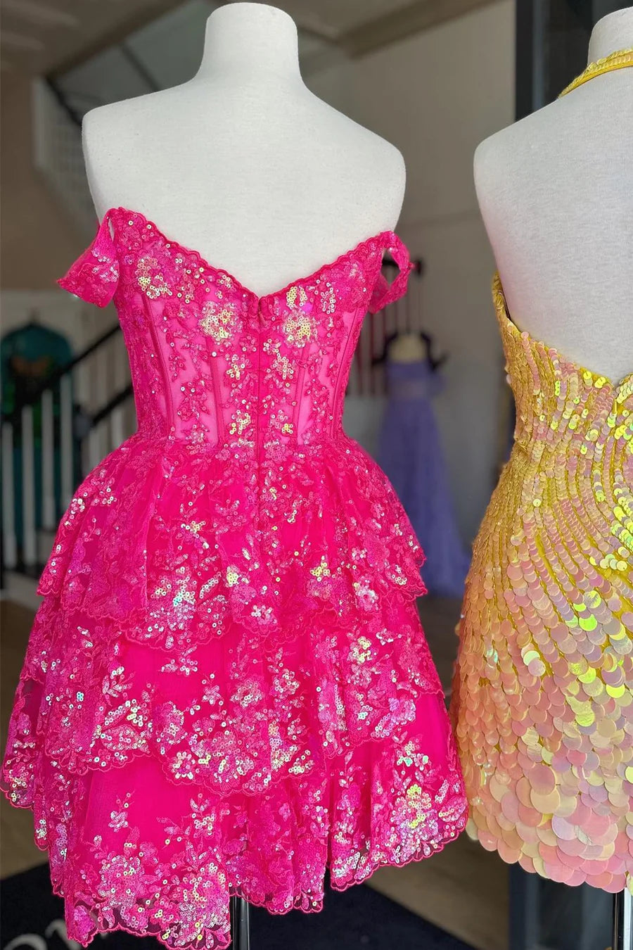 Elegant A-Line Sweetheart Sleeveless Zipper Up Short-Mini Homecoming Dresses