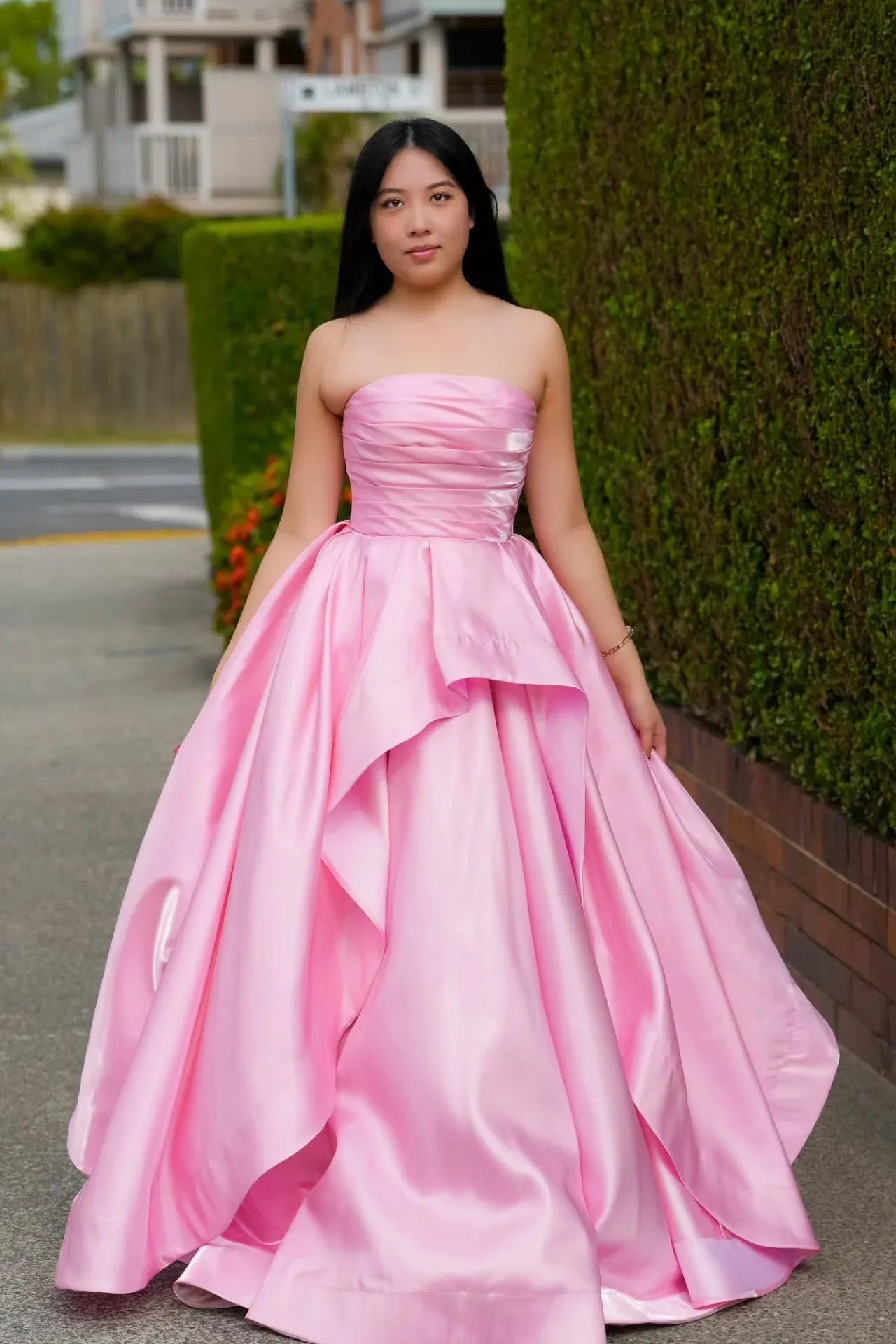 Elegant A-line Strapless Sleeveless Ruched Satin Floor-Length Prom Dress