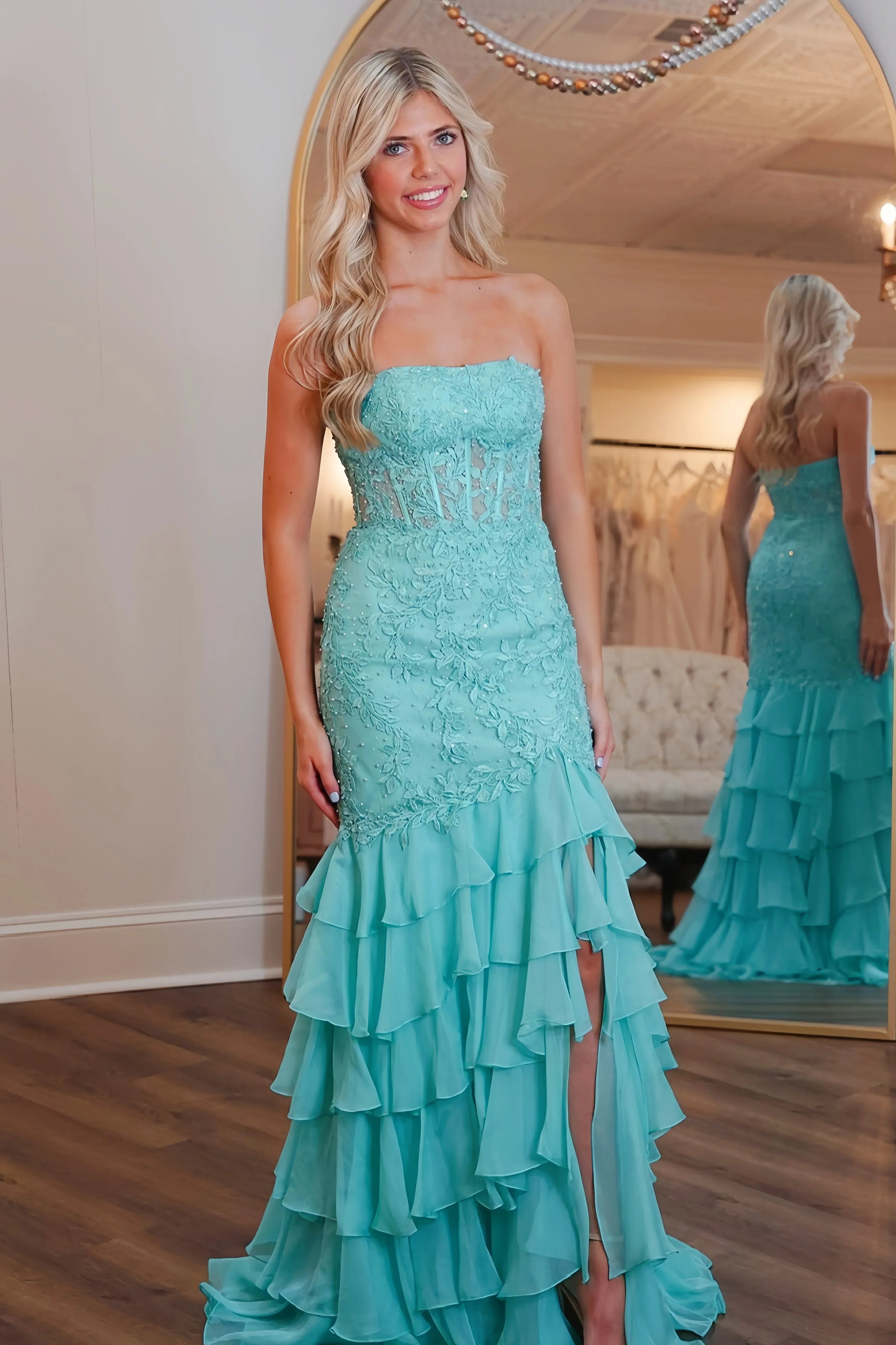 Exquisite Fitted Strapless Sleeveless Appliques Floor-Length Prom Dress