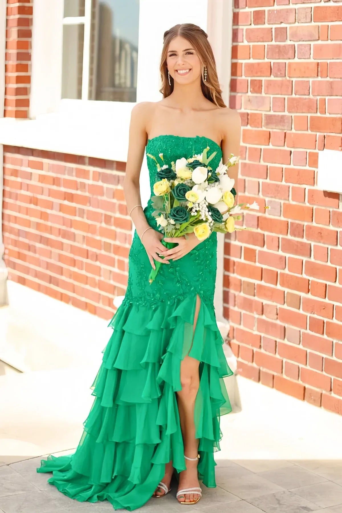 Exquisite Fitted Strapless Sleeveless Appliques Floor-Length Prom Dress