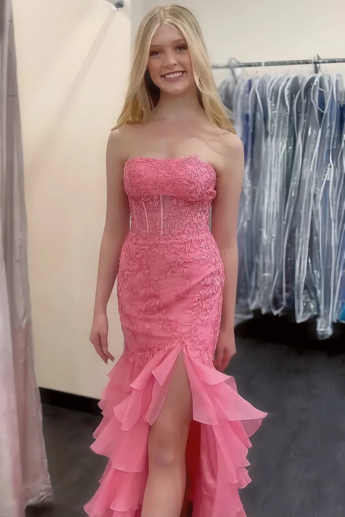 Exquisite Fitted Strapless Sleeveless Appliques Floor-Length Prom Dress