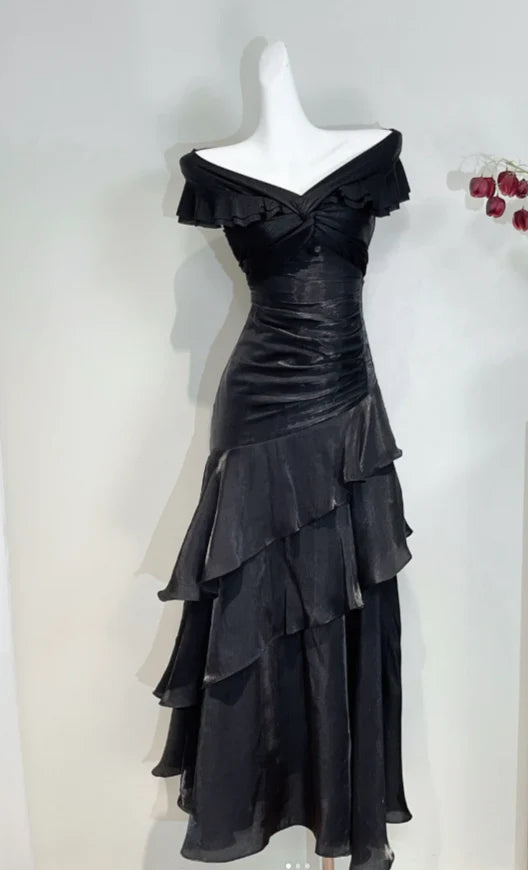 Glamorous Mermaid Off-the-Shoulder Ruffled Black Floor-Length Prom Dress