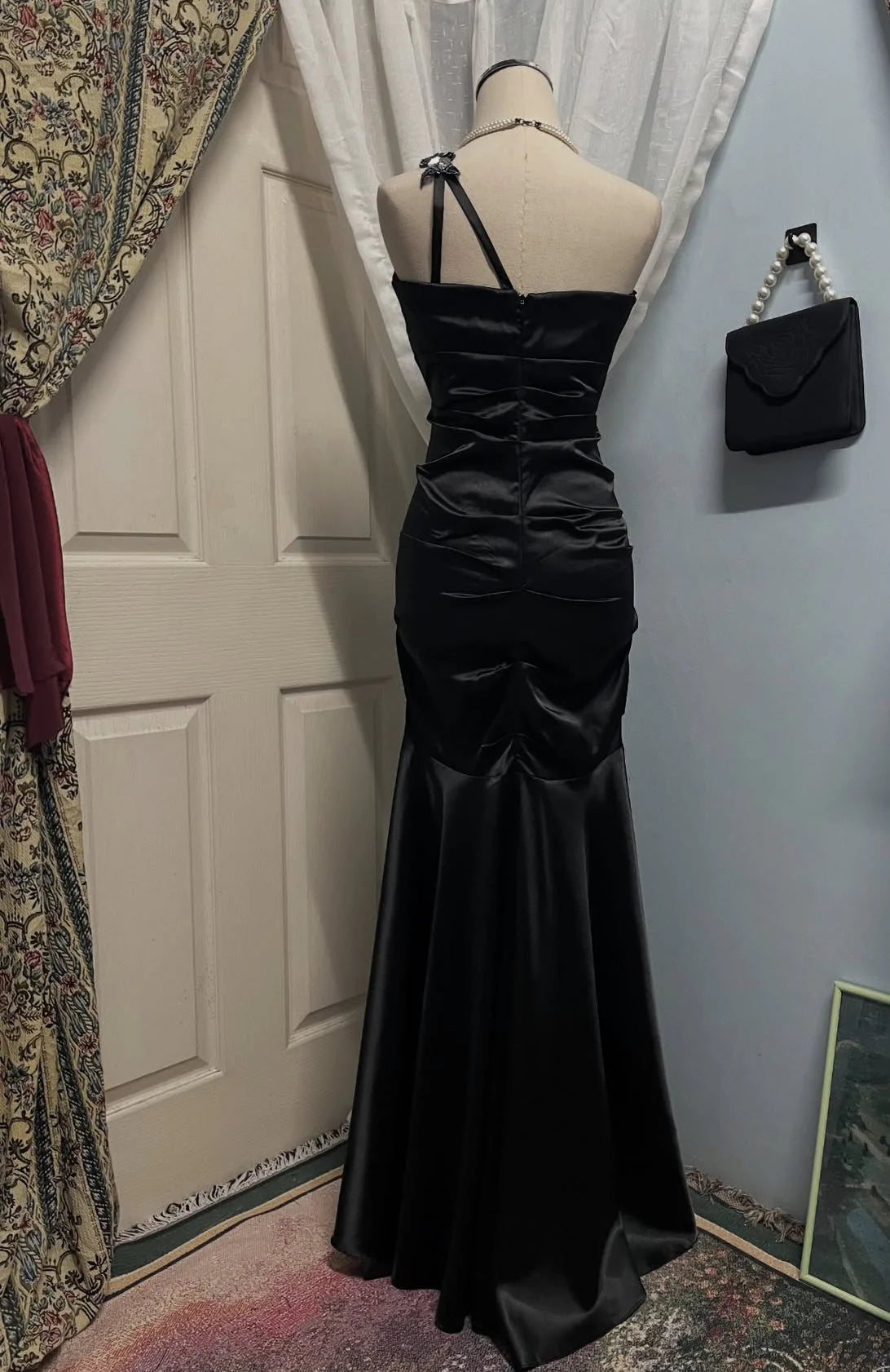 Glamorous Mermaid One-Shoulder Beaded Black Floor-Length Prom Dress