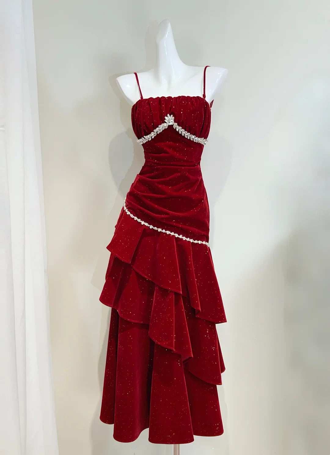 Glamorous Mermaid Spaghetti Strap Beaded Red Velvet Prom Dress