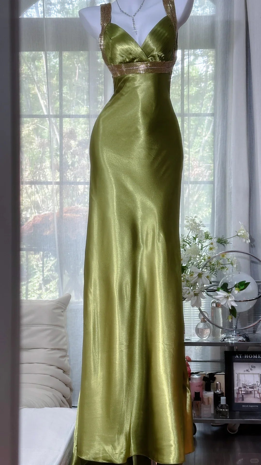 Glamorous Mermaid V-Neck Embellished Olive Green Satin Long Party Dresses