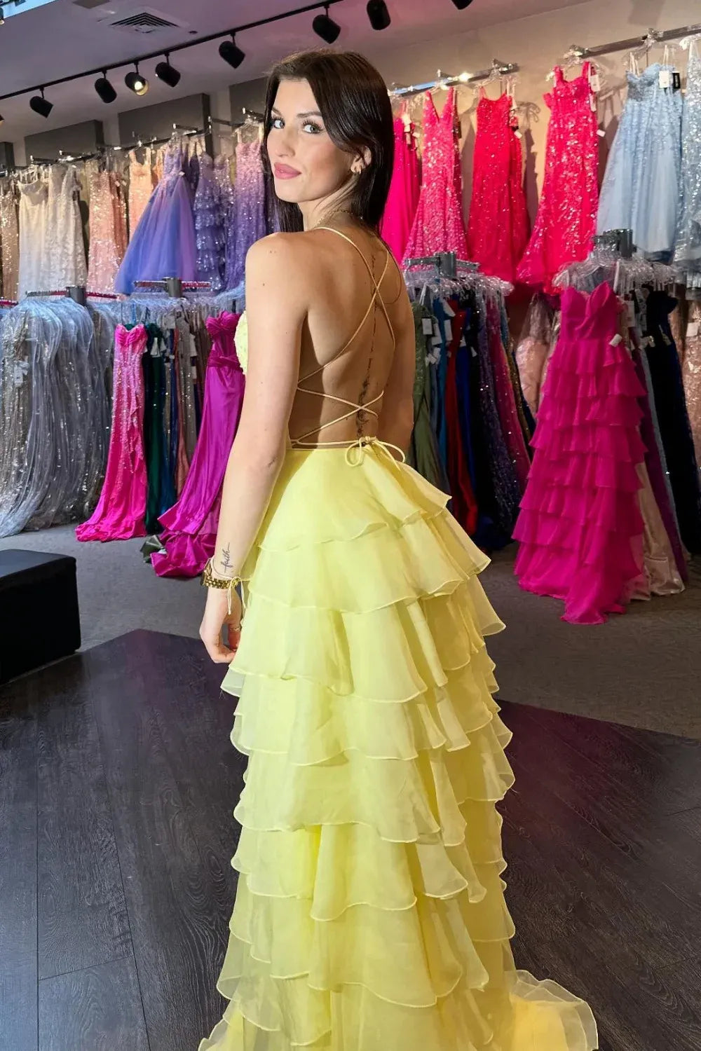 Gorgeous A-line Spaghetti Straps Sleeveless Appliques Chiffon Floor-Length Prom Dress