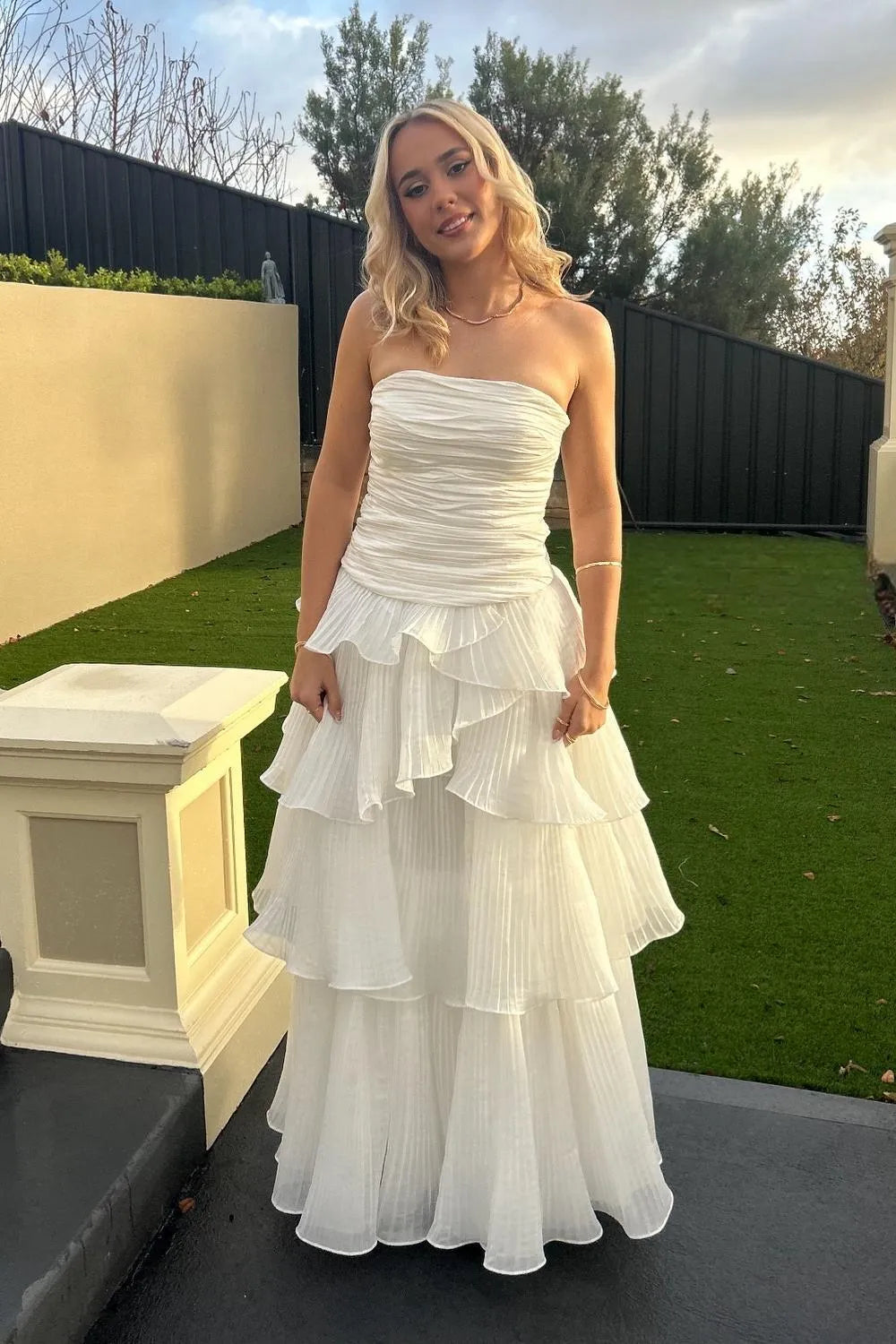 Graceful A-line Strapless Sleeveless Ruched Chiffon Floor-Length Prom Dress