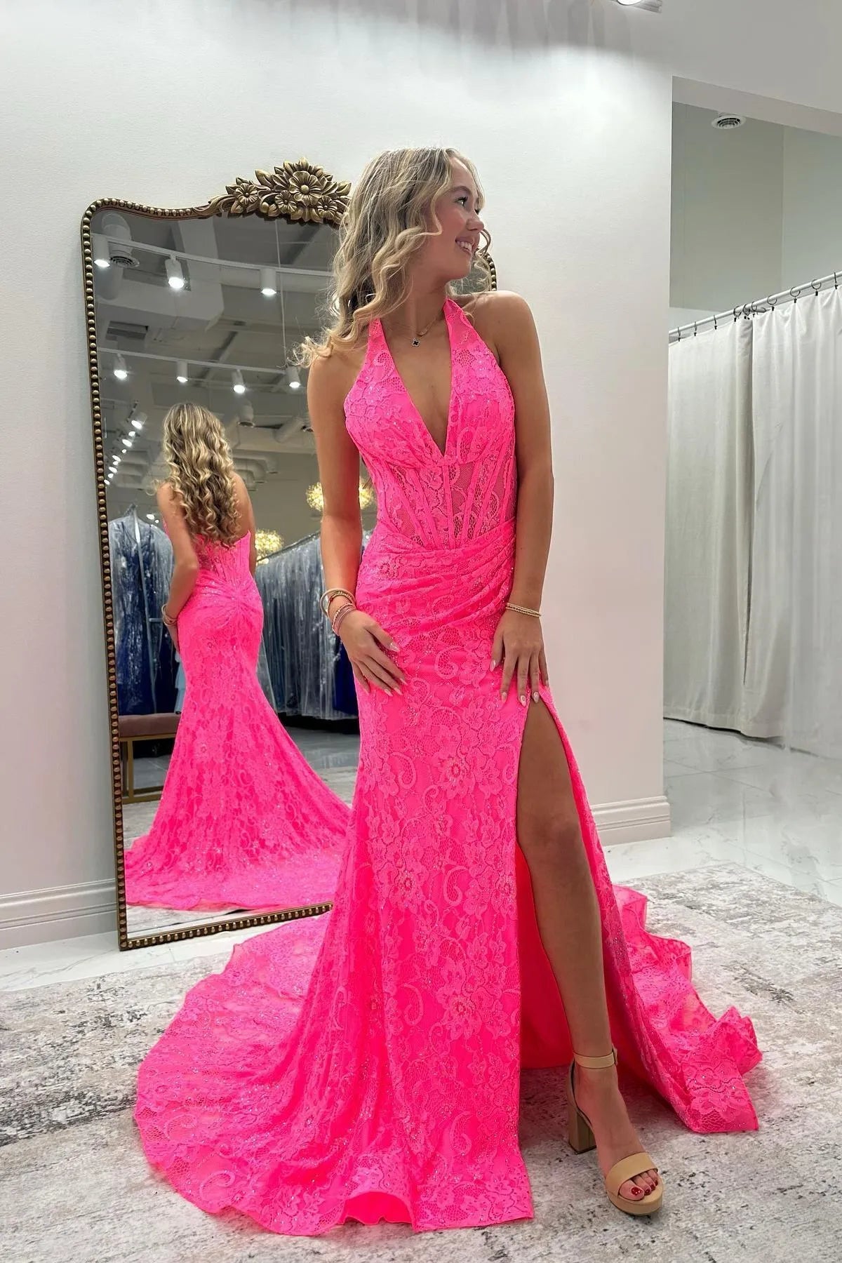Luxury Mermaid Halter Sleeveless Lace Pleated Floor-Length Prom Dress