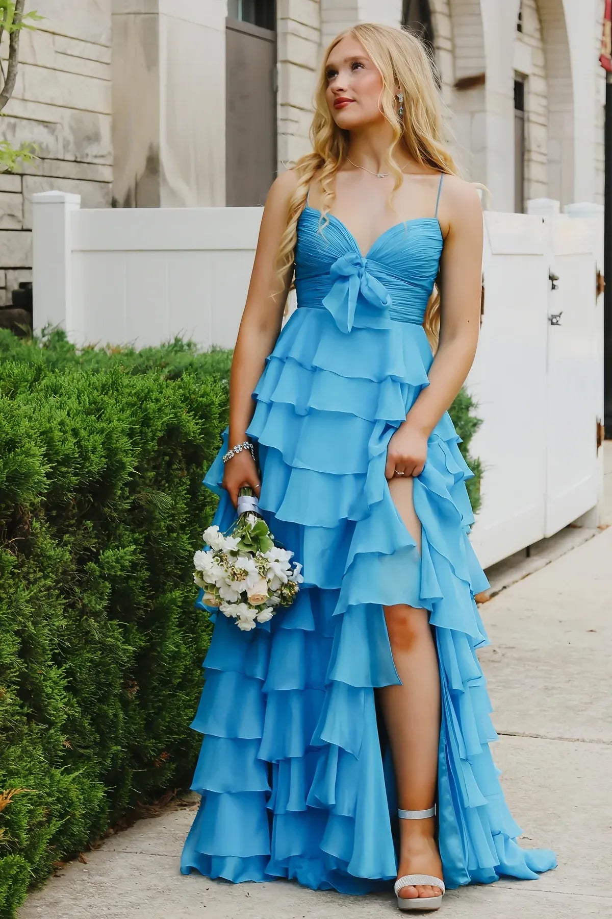 Pretty A-line V-neck Sleeveless Tiered Chiffon Floor-Length Prom Dress