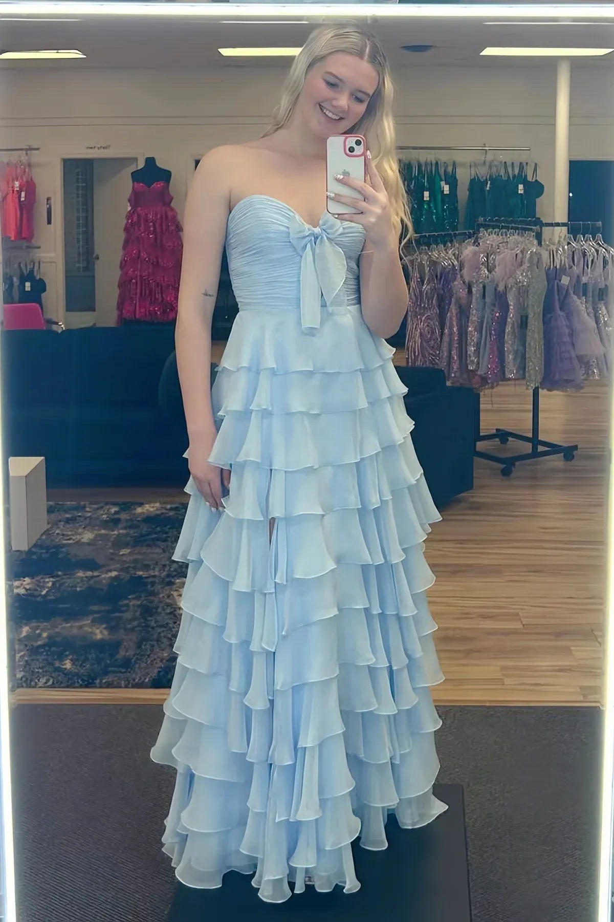 Pretty A-line V-neck Sleeveless Tiered Chiffon Floor-Length Prom Dress