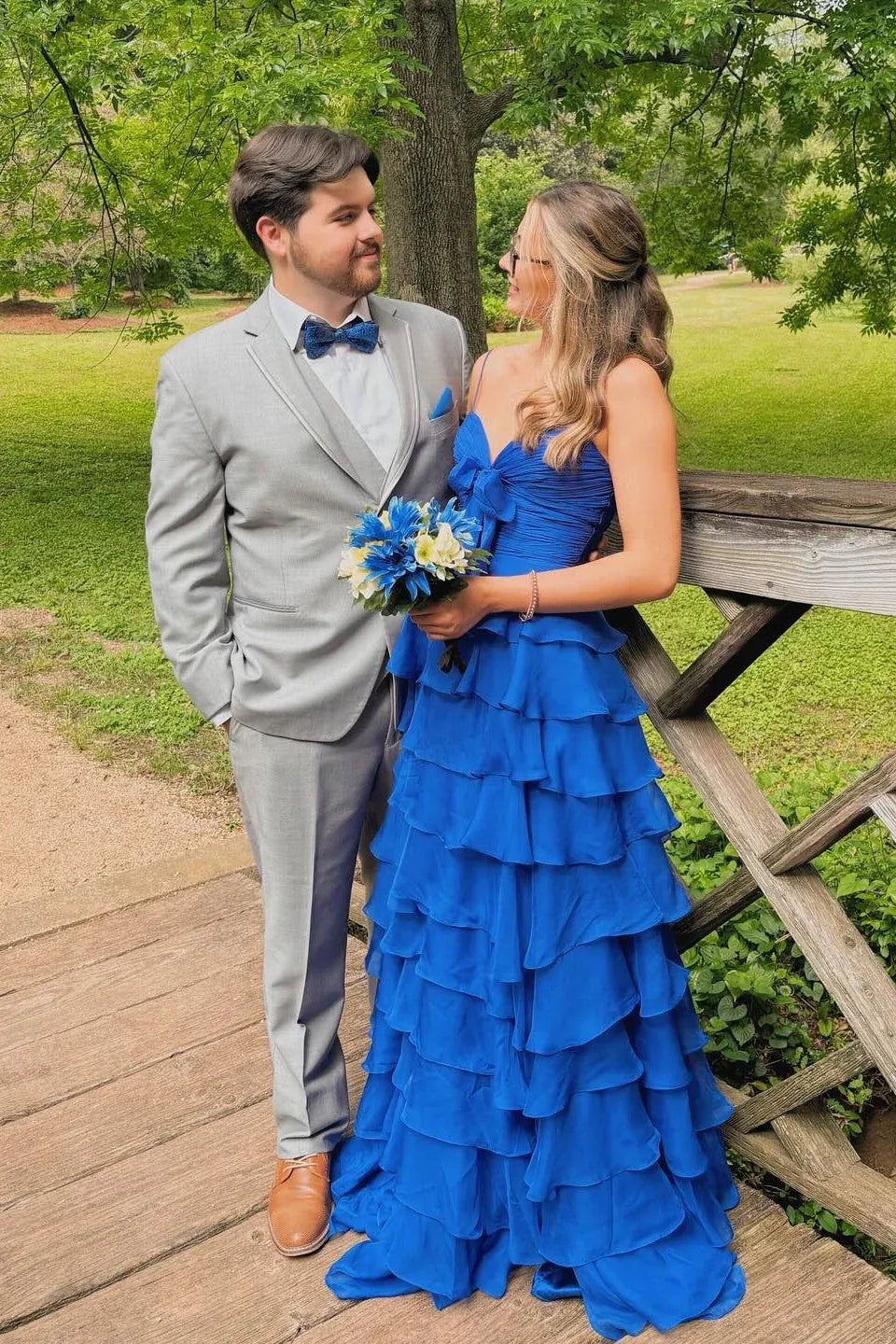 Pretty A-line V-neck Sleeveless Tiered Chiffon Floor-Length Prom Dress