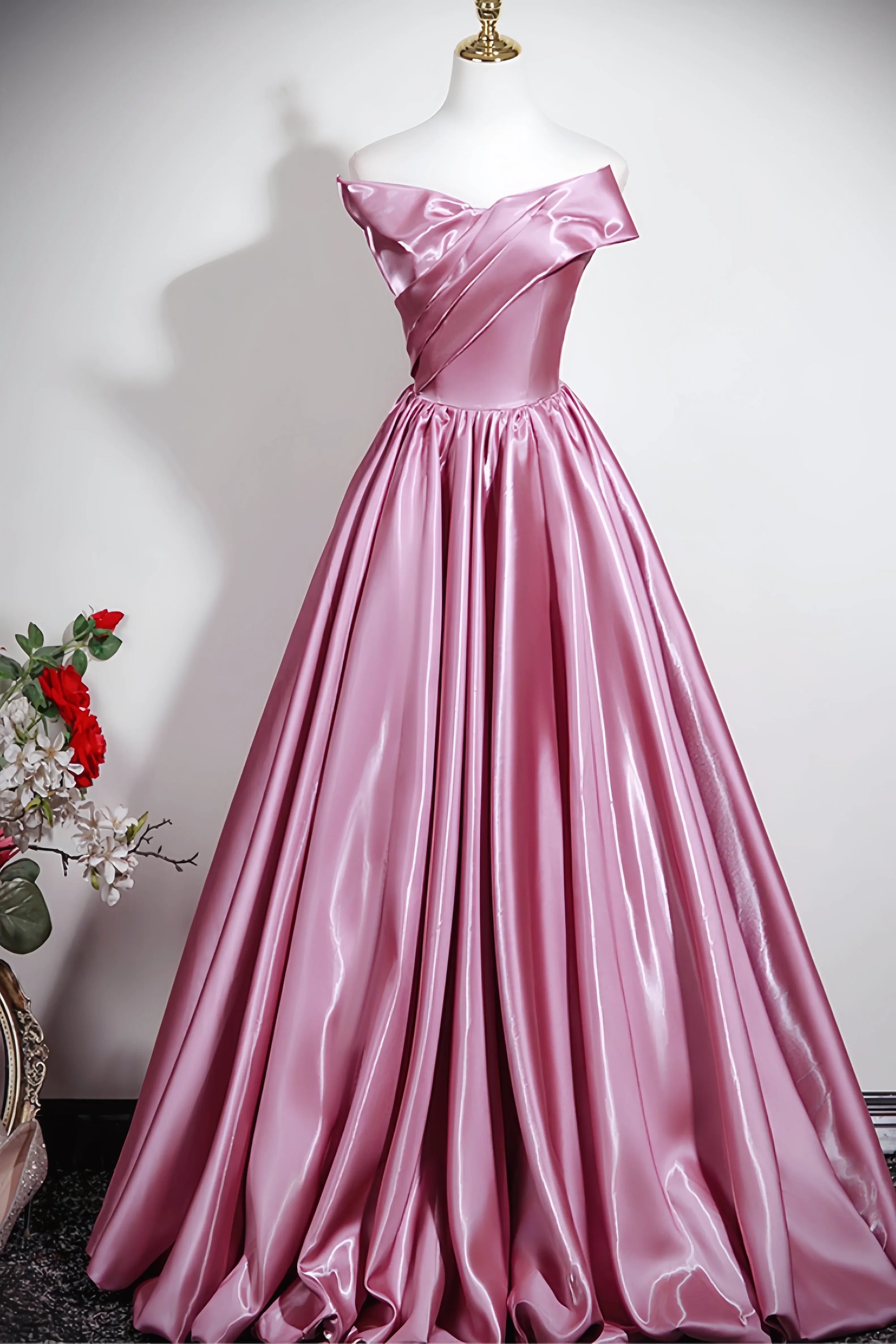 Shimmering A-line Strapless Sleeveless Bow Satin Floor-Length Prom Dress