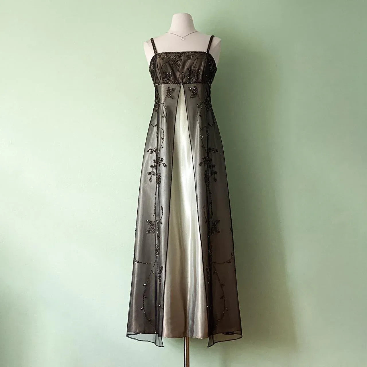 Vintage A-Line Spaghetti Straps Sleeveless Beaded Tulle Floor Length Prom Dress