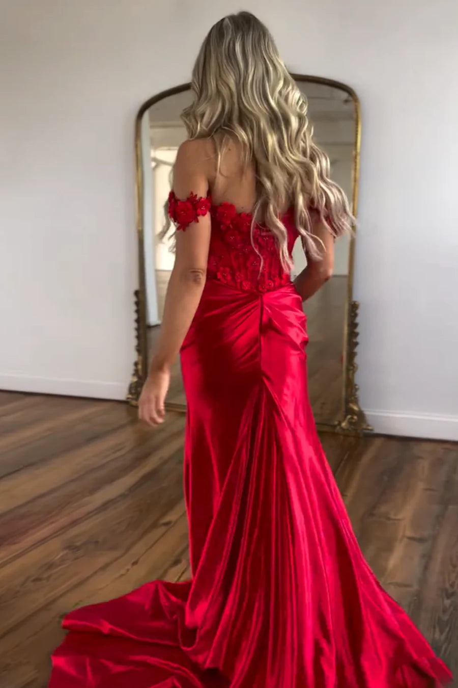 Mermaid Off the Shoulder Red evening gown formal dresses Prom Dresses with Appliques