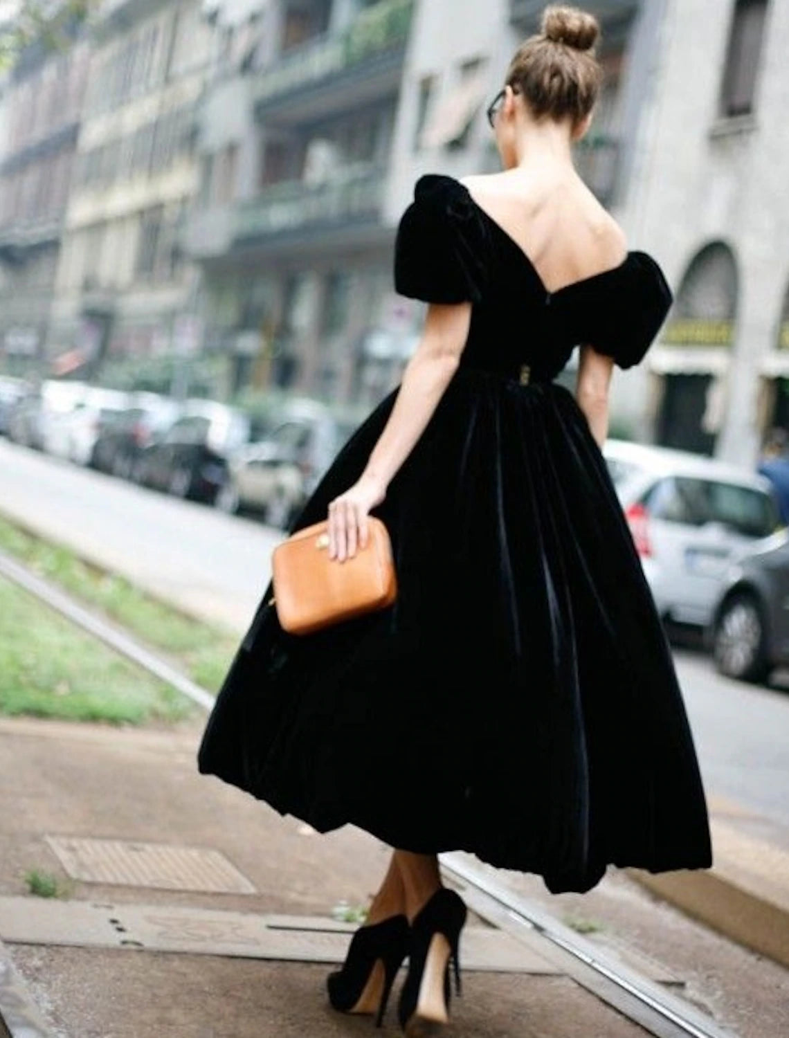 A-Line Cocktail Dresses Vintage Black Dress Plus Size Formal Velvet Halloween Tea Length Short Sleeve V Neck Fall Wedding Guest with Ruffles