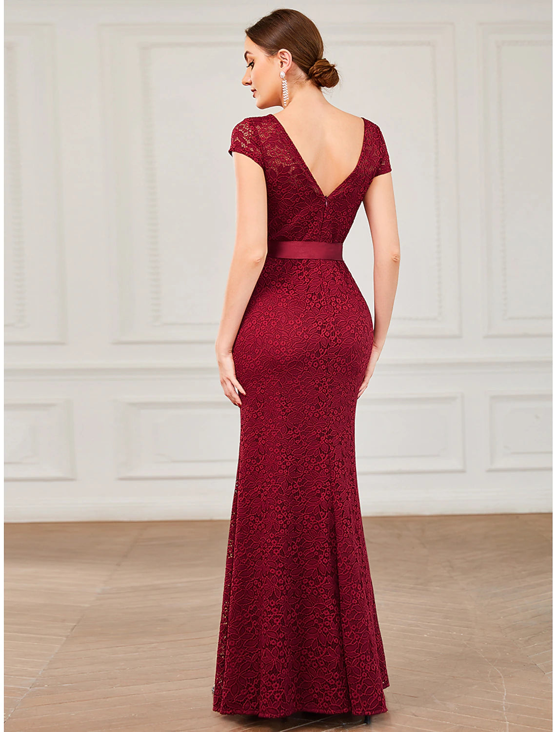 Mermaid / Trumpet Evening Gown Vintage Dress Formal Floor Length Short Sleeve Jewel Neck Lace V Back with Strappy